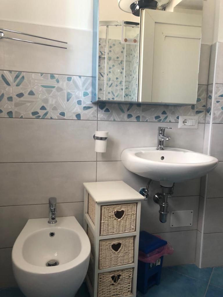 Appartamento Agenzia Isotur GINESTRA Ponza Esterno foto